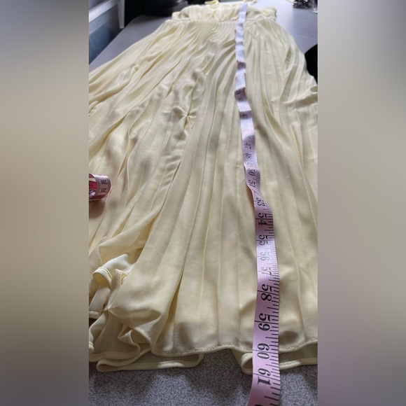 Aqua Dresses Yellow Pleated Halter Gown NWT Size 6 - Picture 12 of 16